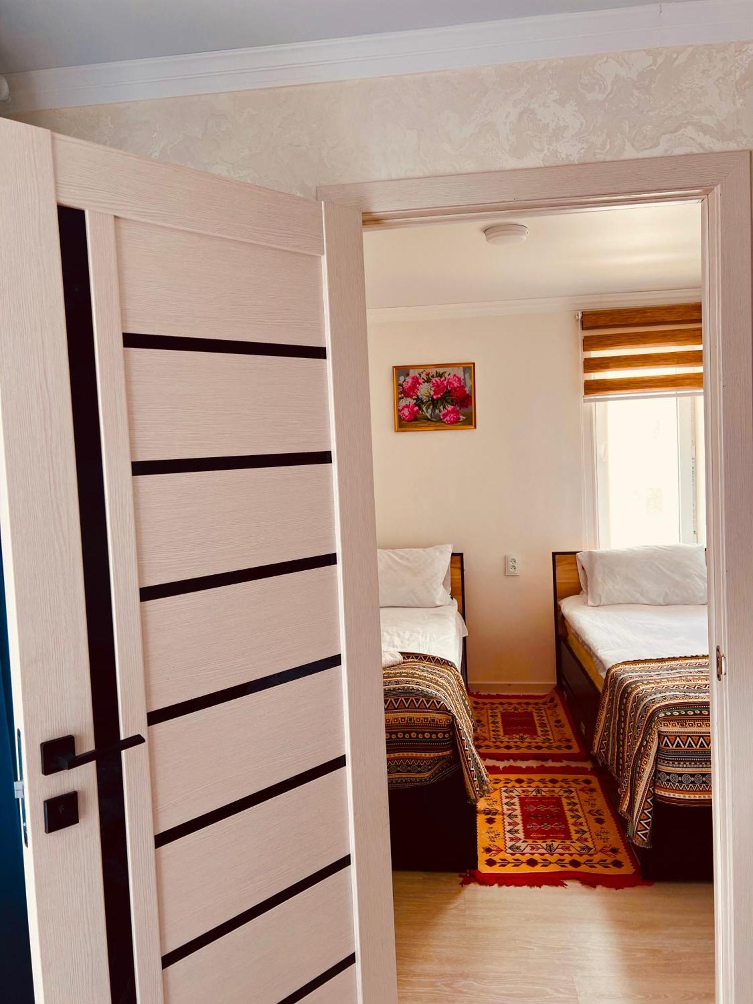 Tumar Guest House Naryn Экстерьер фото
